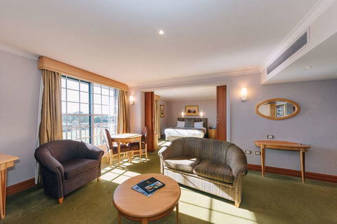 Country Club Tasmania - Australia Accommodation 9