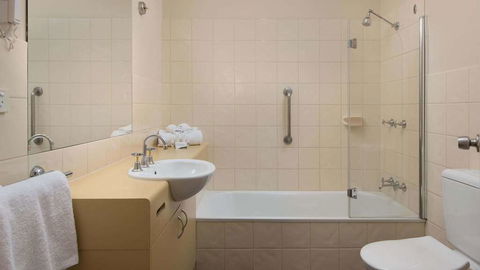 Country Club Villas - Australia Accommodation 3