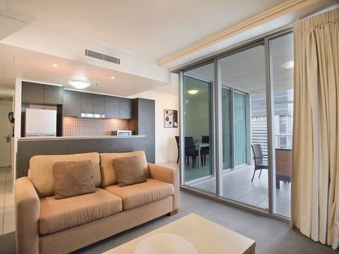 Oaks Casino Towers - Australia Accommodation 2