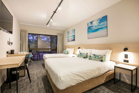 Kawana Waters Hotel By NightCap - Australia Accommodation 2