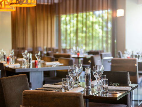 Novotel Canberra - Australia Accommodation 1