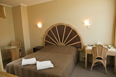 Dawson Motor Inn - Australia Accommodation 1