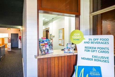 Chardons Corner Hotel - Australia Accommodation 1