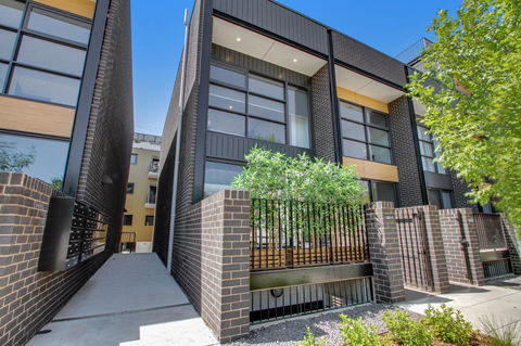 Accommodate Canberra - Parbery - Australia Accommodation 4