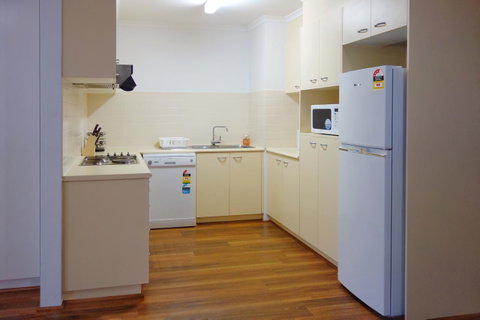 Kingston Comfy Apartment - Australia Accommodation 5