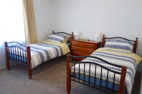 Kingston Comfy Apartment - Australia Accommodation 2