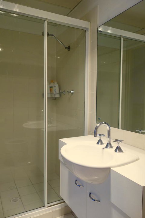 Kingston Comfy Apartment - Australia Accommodation 8