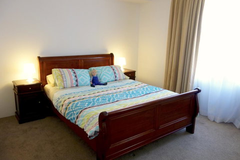 Kingston Comfy Apartment - Australia Accommodation 1