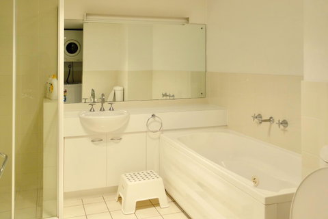 Kingston Comfy Apartment - Australia Accommodation 7