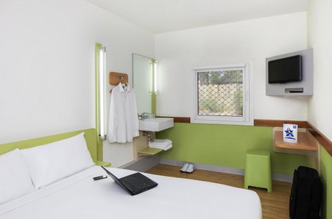 Ibis Budget Canberra - Australia Accommodation 14