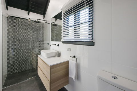 Beach Huts Middleton - Australia Accommodation 20