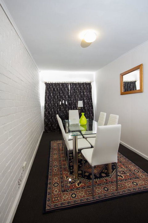 Cowan Street Bungalow - Australia Accommodation 12