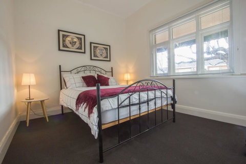 Cowan Street Bungalow - Australia Accommodation 4