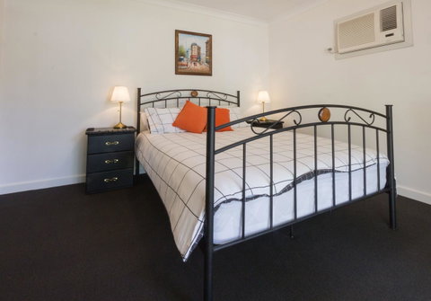 Cowan Street Bungalow - Australia Accommodation 5