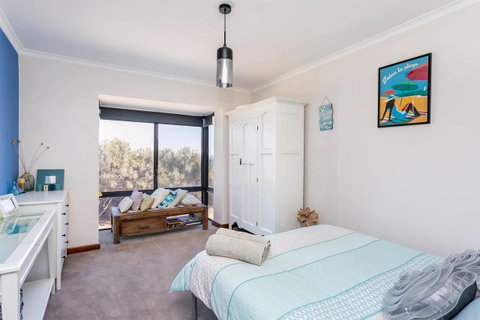 Blissful Beachfront Beachouse - Australia Accommodation 10