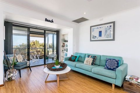 Blissful Beachfront Beachouse - Australia Accommodation 6