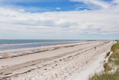Blissful Beachfront Beachouse - Australia Accommodation 2