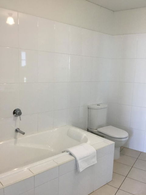 Wallaroo Marina Waterfront Luxe Apartment - Australia Accommodation 19