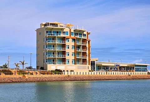 Wallaroo Marina Waterfront Luxe Apartment - Australia Accommodation 24