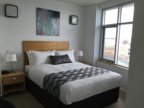 Wallaroo Marina Waterfront Luxe Apartment - Australia Accommodation 14