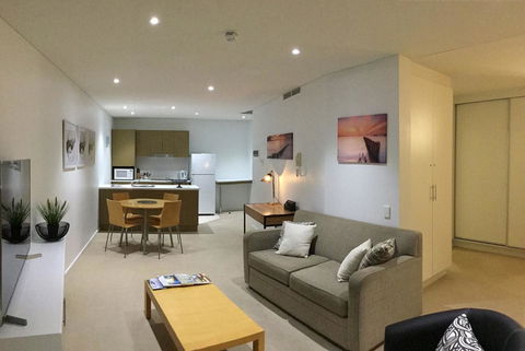 Wallaroo Marina Waterfront Luxe Apartment - Australia Accommodation 2