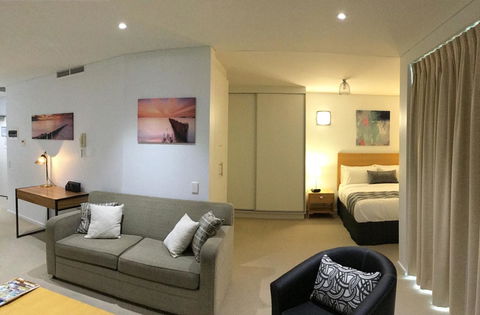 Wallaroo Marina Waterfront Luxe Apartment - Australia Accommodation 8