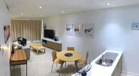 Wallaroo Marina Waterfront Luxe Apartment - Australia Accommodation 4