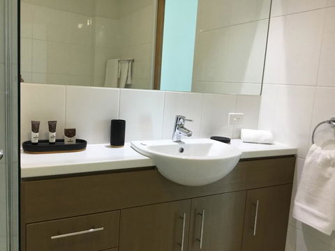 Wallaroo Marina Waterfront Luxe Apartment - Australia Accommodation 18