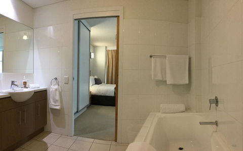 Wallaroo Marina Waterfront Luxe Apartment - Australia Accommodation 16
