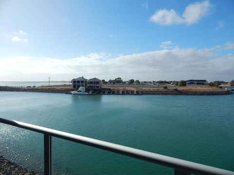 Wallaroo Marina Executive Apartments - Australia Accommodation 18