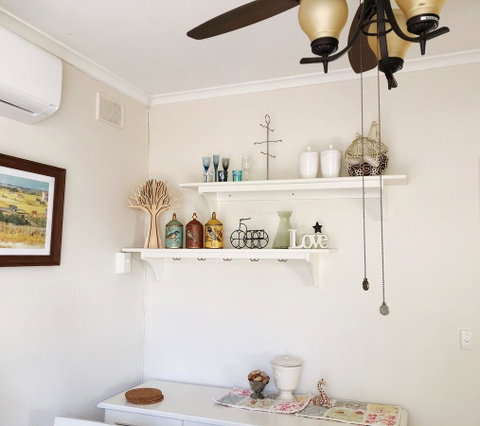 Beautiful Garden House - Australia Accommodation 17
