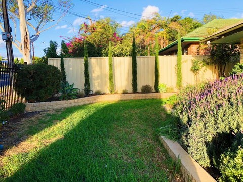 Beautiful Garden House - Australia Accommodation 8