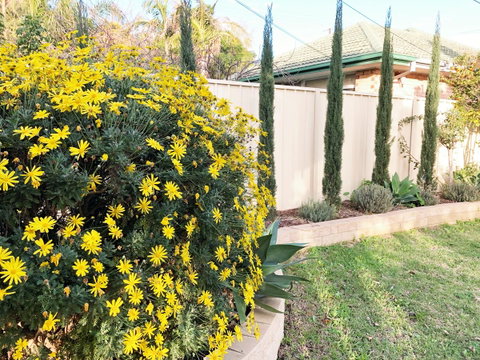 Beautiful Garden House - Australia Accommodation 2
