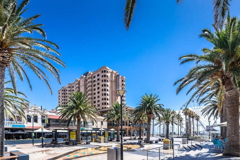 Hi 5 Glenelg Studio Apartment - Australia Accommodation 30
