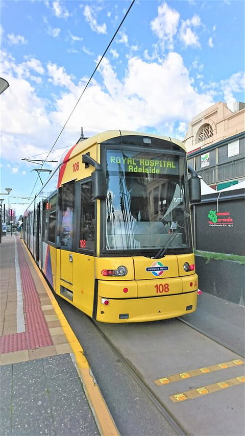 Hi 5 Glenelg Studio Apartment - Australia Accommodation 19