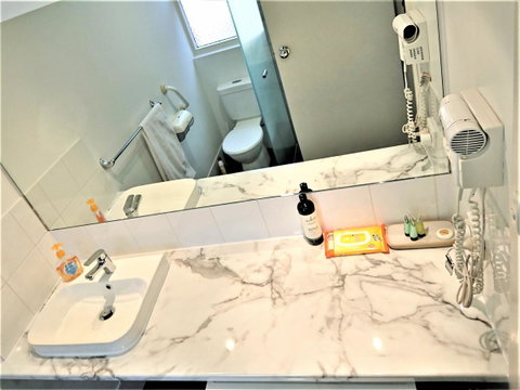 Hi 5 Glenelg Studio Apartment - Australia Accommodation 5