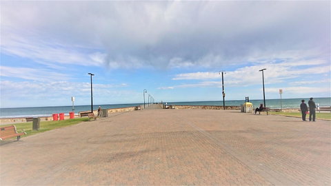 Hi 5 Glenelg Studio Apartment - Australia Accommodation 27
