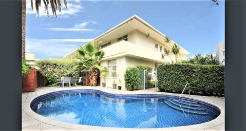 Hi 5 Glenelg Studio Apartment - Australia Accommodation 0