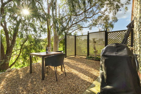Stonewell Cottages And Vineyards - Australia Accommodation 17