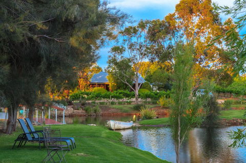 Stonewell Cottages And Vineyards - Australia Accommodation 16