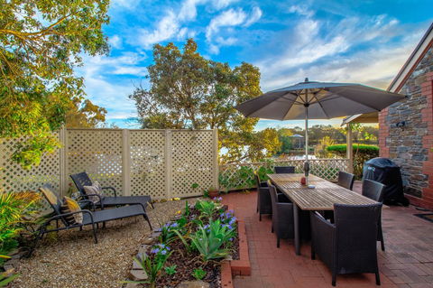 Stonewell Cottages And Vineyards - Australia Accommodation 7