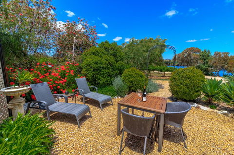 Stonewell Cottages And Vineyards - Australia Accommodation 9