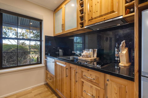 Stonewell Cottages And Vineyards - Australia Accommodation 37