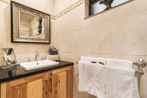 Stonewell Cottages And Vineyards - Australia Accommodation 30