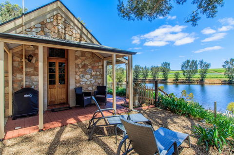Stonewell Cottages And Vineyards - Australia Accommodation 2