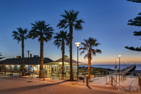 The Beach House @ Grange - Australia Accommodation 3