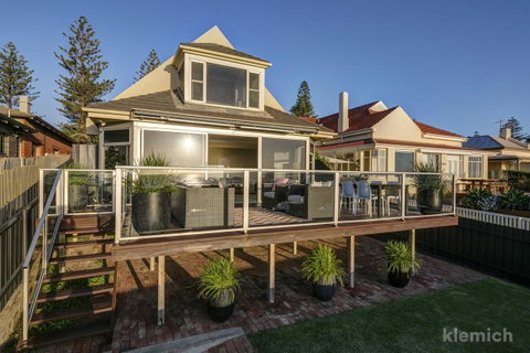 The Beach House @ Grange - Australia Accommodation 8