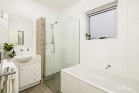The Beach House @ Grange - Australia Accommodation 7