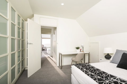 The Beach House @ Grange - Australia Accommodation 6