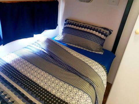 Rocks Retreat Cabin - Dolphin - Australia Accommodation 8